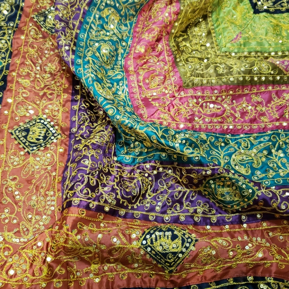 Bedspread - Picture 2 of 8